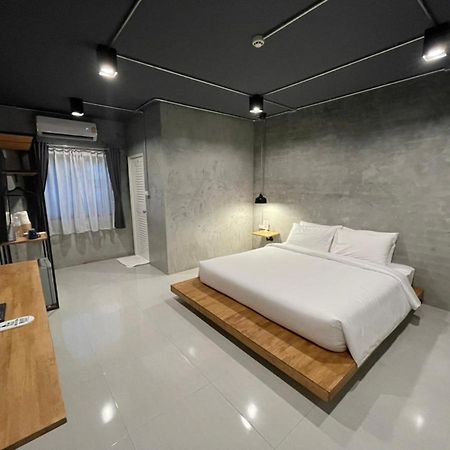 Loft Space Hotel Ранонг Екстер'єр фото