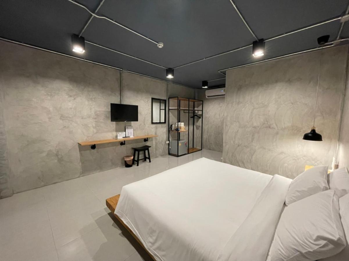 Loft Space Hotel Ранонг Екстер'єр фото