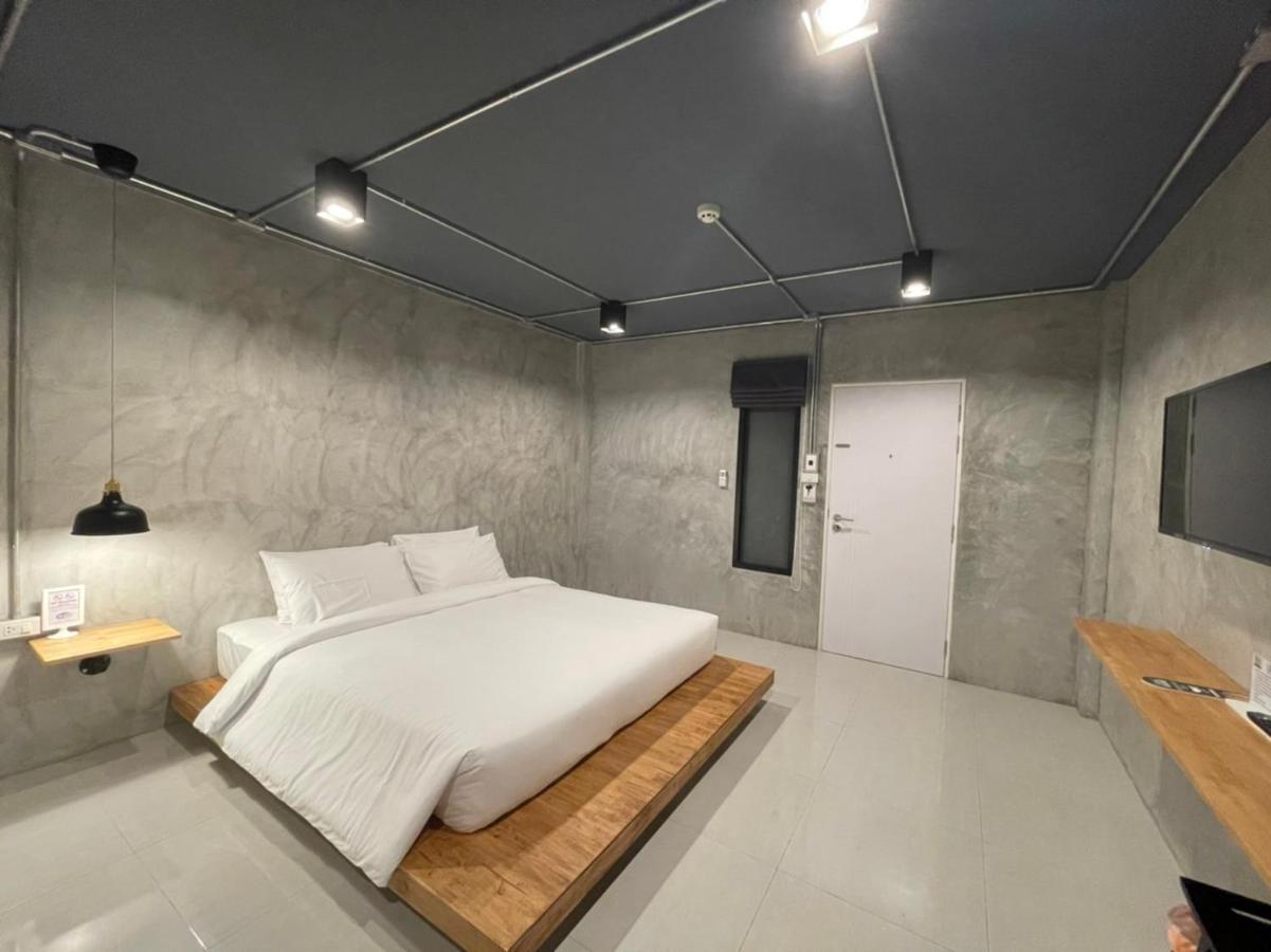 Loft Space Hotel Ранонг Екстер'єр фото