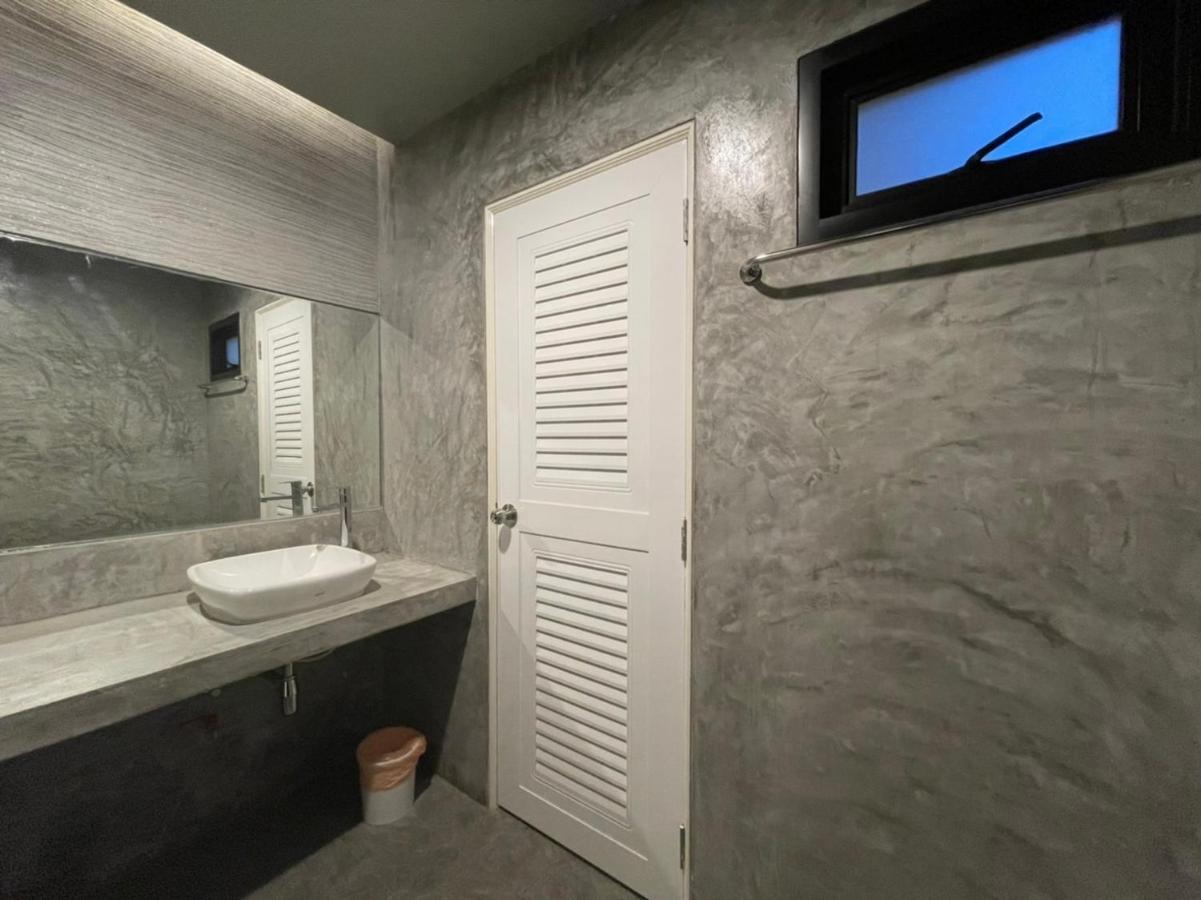 Loft Space Hotel Ранонг Екстер'єр фото